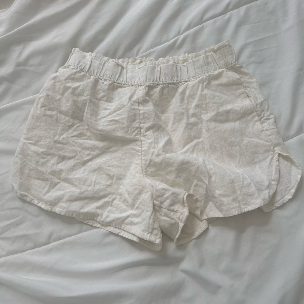 Target brand white flowy shorts